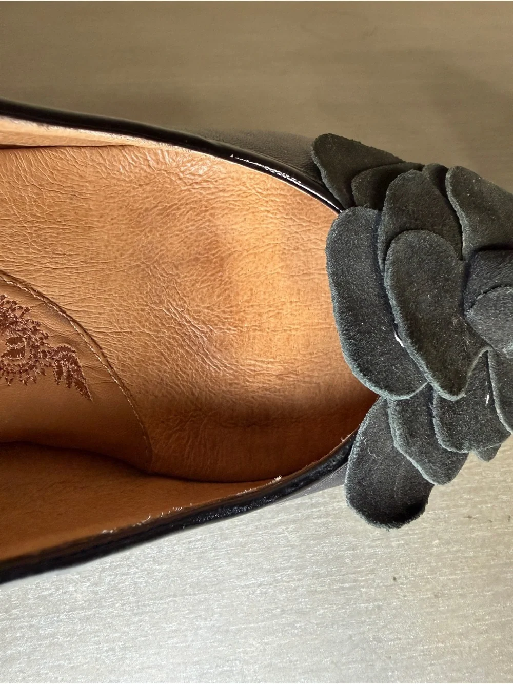 Söfft Black Leather Floral Pump Heels 9M Good Condition Classic Women's Shoes